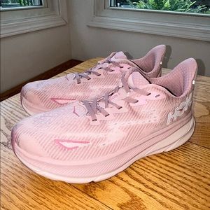 Hoka Women’s Clifton 9 Shoe (Plum)